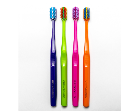 Зубные щетки для взрослых с пластиковой ручкой PESITRO ORTHODONTIC (средняя)